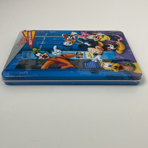 NEW! Mickey Minnie & Friends Back To School Set - Picture 2 of 6